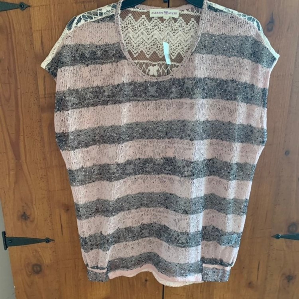 Altar'd State Ladies Shirt NWT Small Multi Color Striped‎